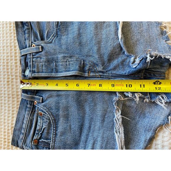 Levi’s 501 Medium Wash Cut Off High Waisted Cotton Denim Shorts Size 27 - Picture 4 of 14
